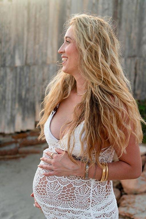 fotografía de embarazo en la playa de Formentera