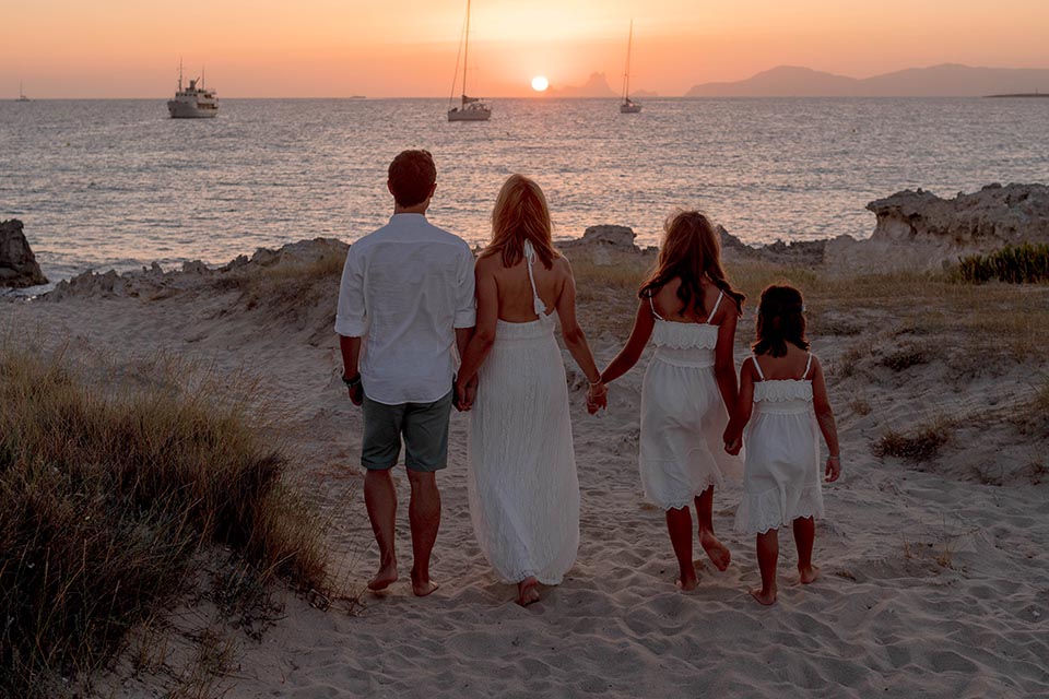 Familia puesta de sol formentera illetas 