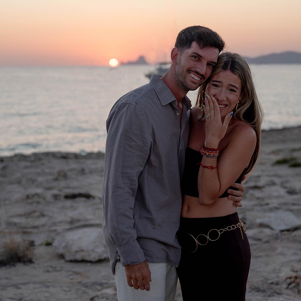 otógrafo de pedidas en Formentera

propuesta de matrimonio en Ibiza

sesión sorpresa en Formentera

fotógrafo romántico en la playa

pedida de mano sorpresa

reportaje de pareja Formentera

fotografía de compromiso Ibiza

lugares secretos para pedidas