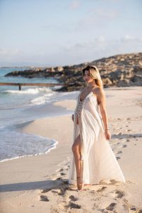 sesion de fotos de embarazo en la playa de illetas formentera