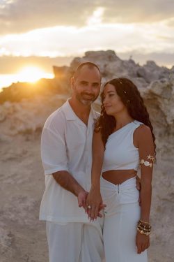 pareja-atardecer-costa-levante-poniente-illetes