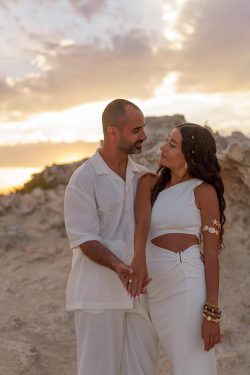 pareja-atardecer-costa-levante-poniente-illetes