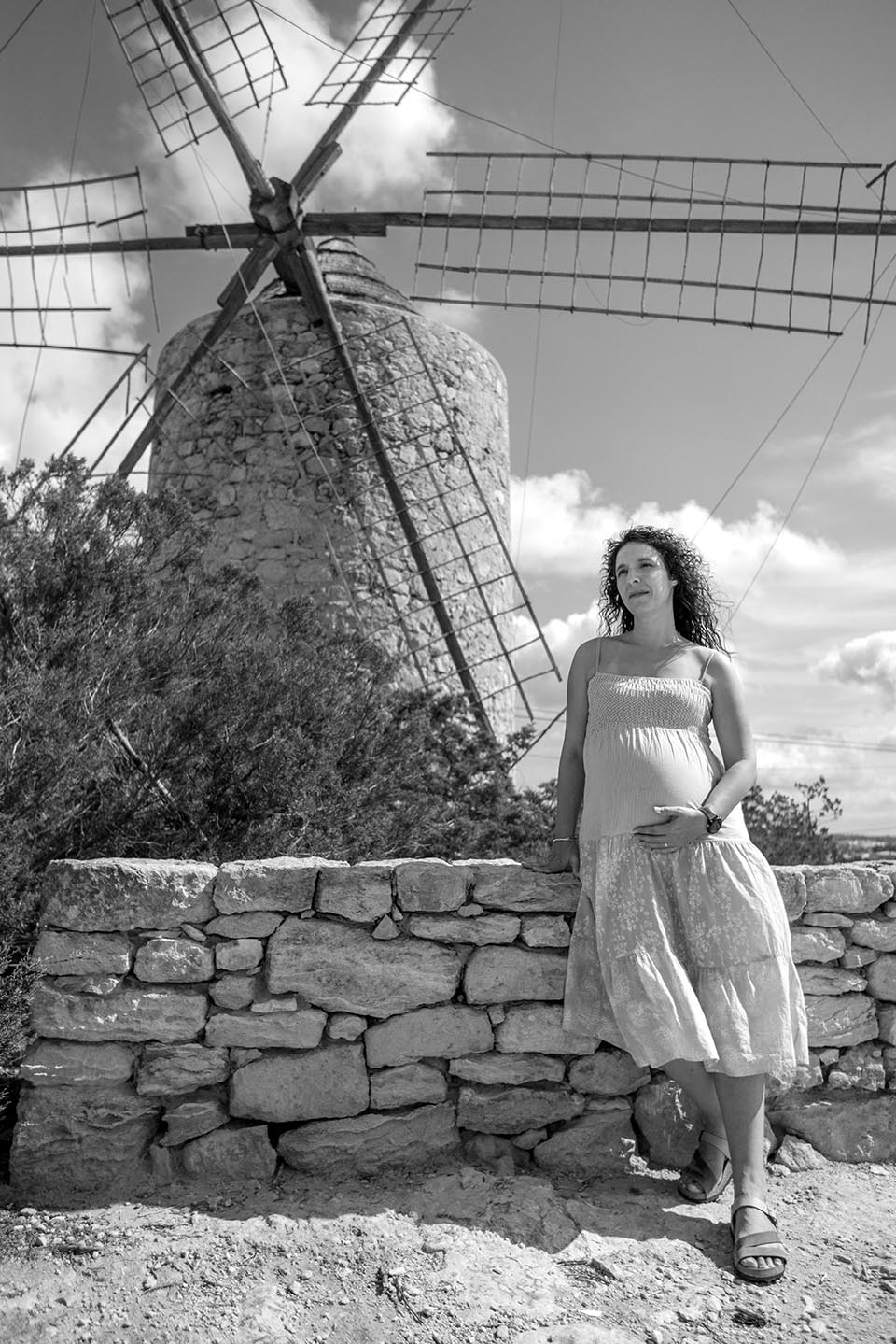 fotografía de embarazo en la playa de Formentera